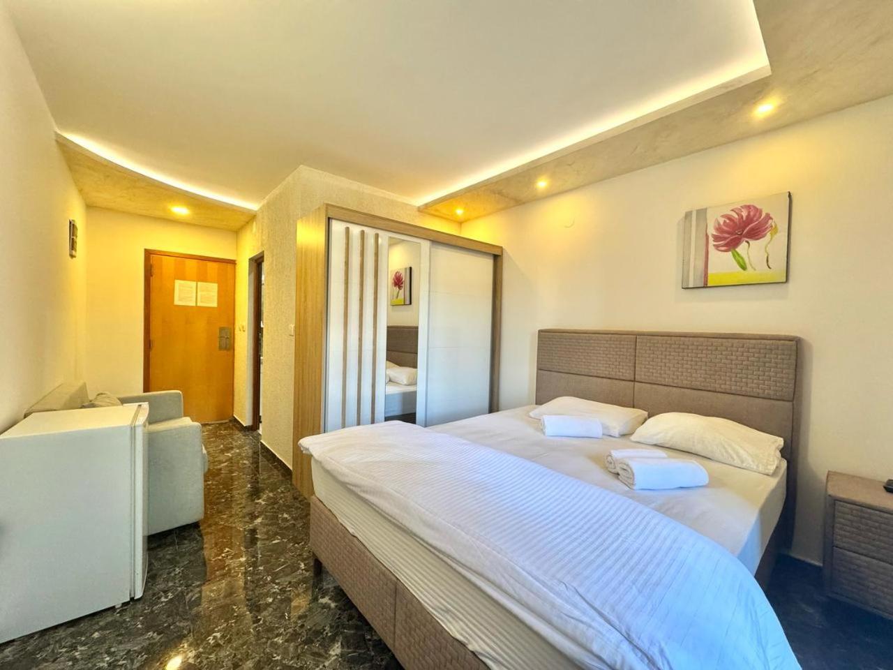 Beachfront Hotel Palma - Jaz Budva Exteriér fotografie
